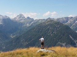<strong>Der Weg führt nicht nur auf Gipfel</strong> <p>...sondern auch in Ihr Inneres.</p> Der Weg führt nicht nur auf Gipfel